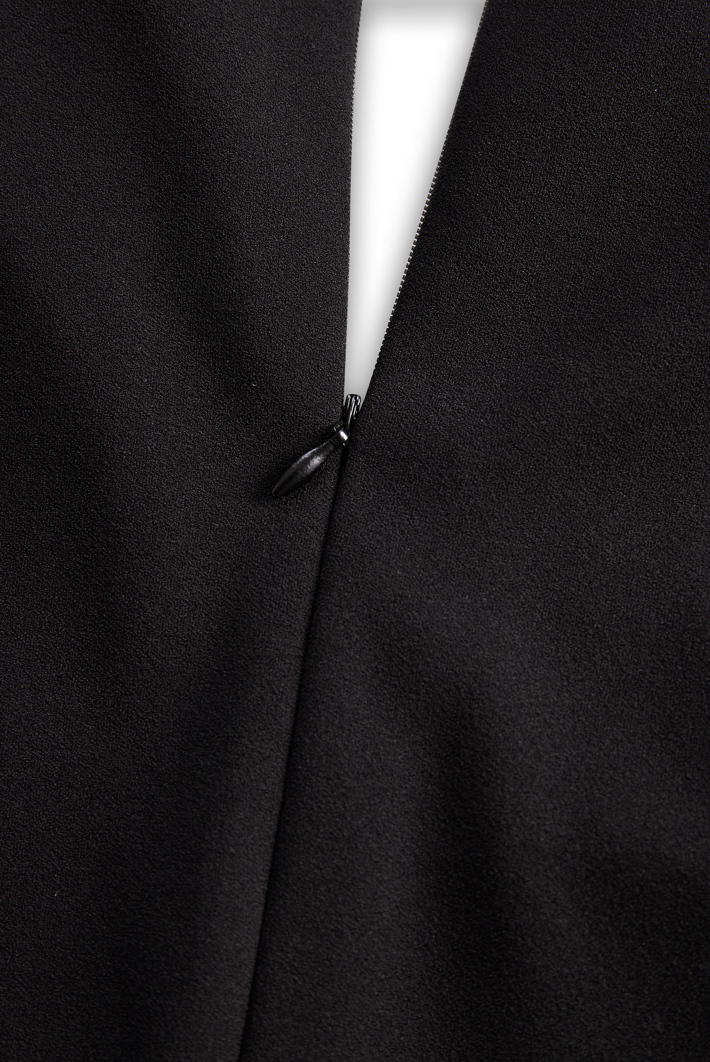 Sorcha – Refined Dress with Belt & Mandarin Collar