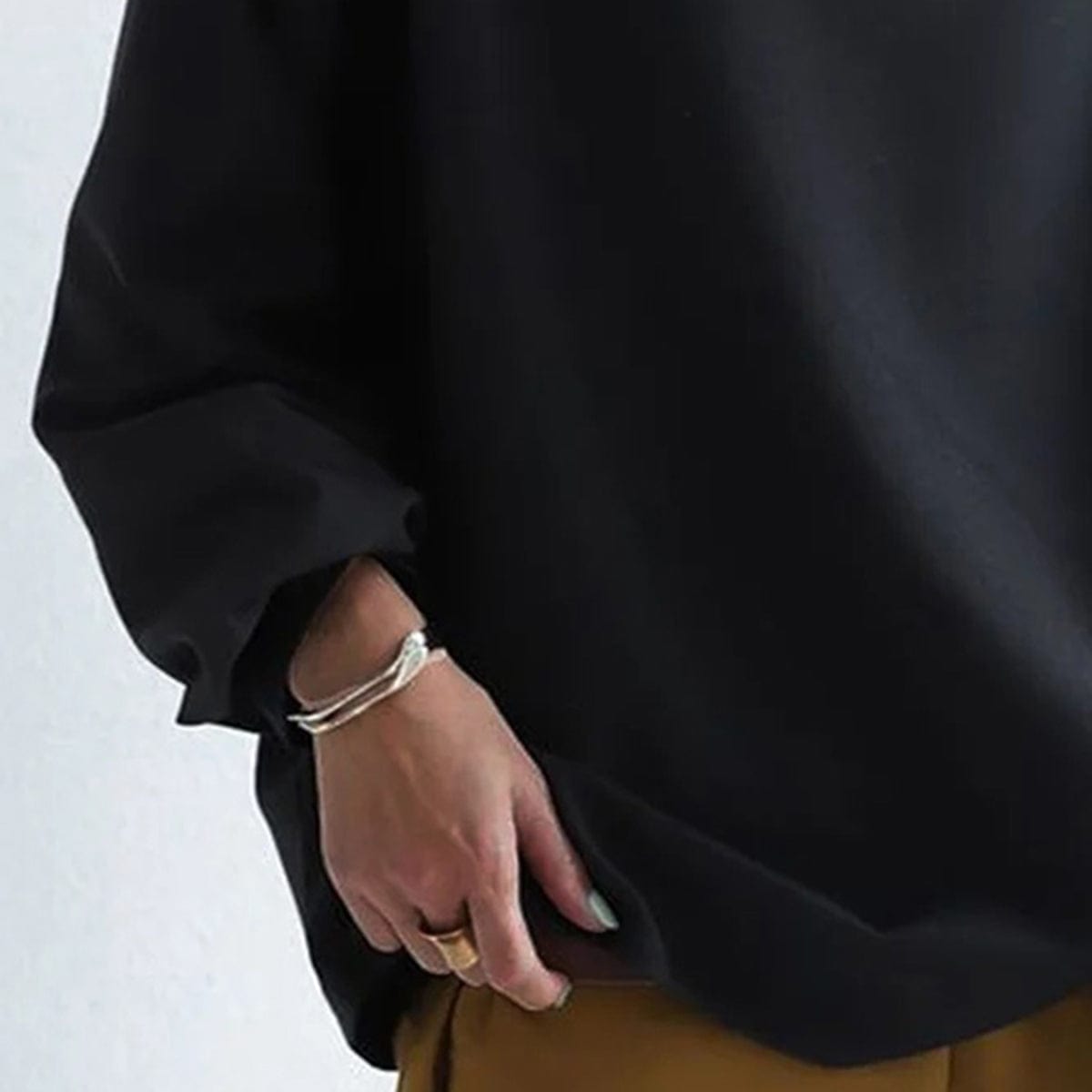 Eithne – Chic High Neck Pullover